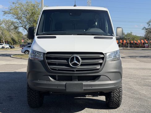 Used 2024 Mercedes-Benz Sprinter 2500 image 10