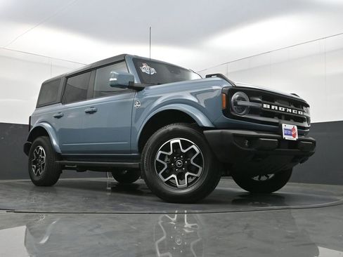 Used 2022 Ford Bronco Outer Banks image 27