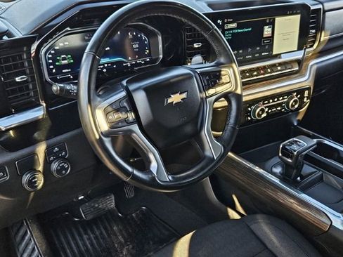 Used 2024 Chevrolet Silverado 1500 LT image 38