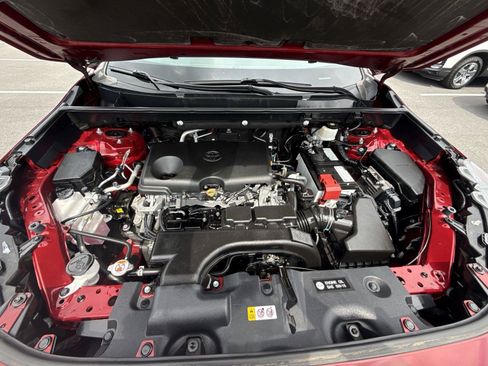Used 2021 Toyota RAV4 LE AWD/4WD image 36