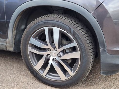 Used 2017 Honda Pilot Touring image 6