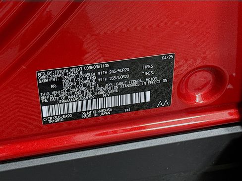 Used 2025 Toyota bZ4X FWD image 12
