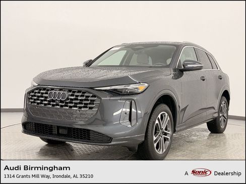 Used 2025 Audi Q5 Premium Plus w/ Premium Plus image 1