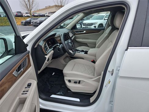 New 2026 Volkswagen Atlas SE image 13