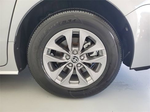 Certified 2023 Toyota Sienna XLE image 12