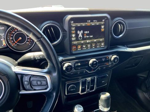Used 2020 Jeep Gladiator Overland AWD/4WD image 7