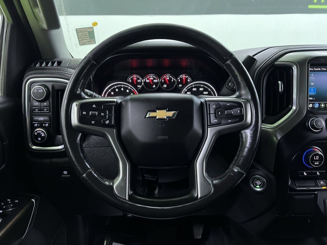 Used 2021 Chevrolet Silverado 1500 LT w/ Z71 Off-Road Package AWD/4WD image 20