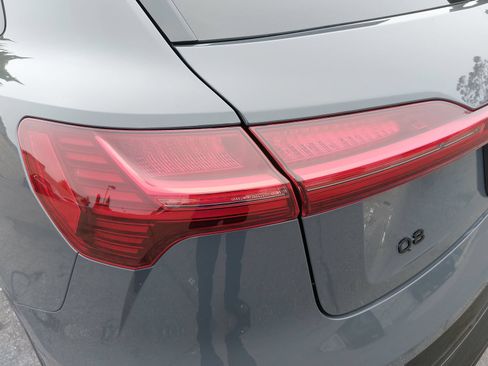 Used 2024 Audi Q8 e-tron Premium AWD/4WD image 38
