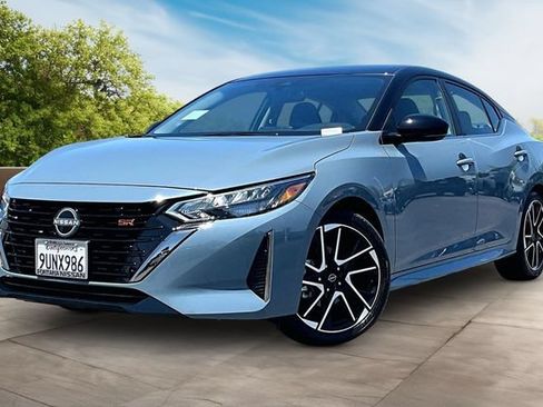 Certified 2025 Nissan Sentra SR w/ Trunk Package FWD image 3