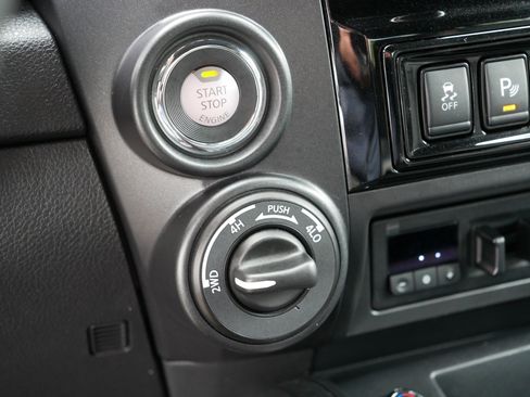 Certified 2024 Nissan Titan PRO-4X w/ Pro-4x Convenience Package AWD/4WD image 33