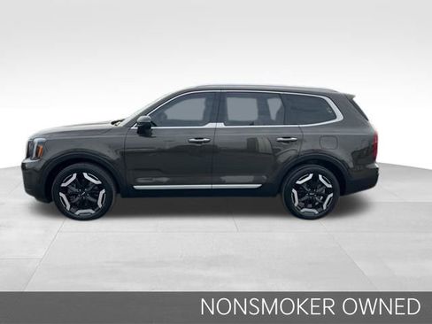 Certified 2023 Kia Telluride S image 5