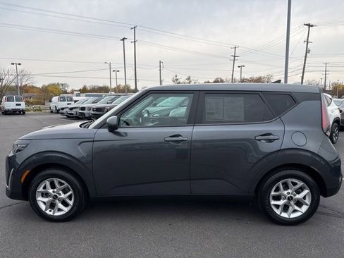 Used 2023 Kia Soul LX w/ Option Group 015 image 4