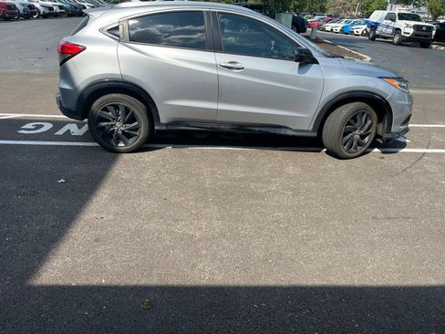Used 2021 Honda HR-V Sport image 8