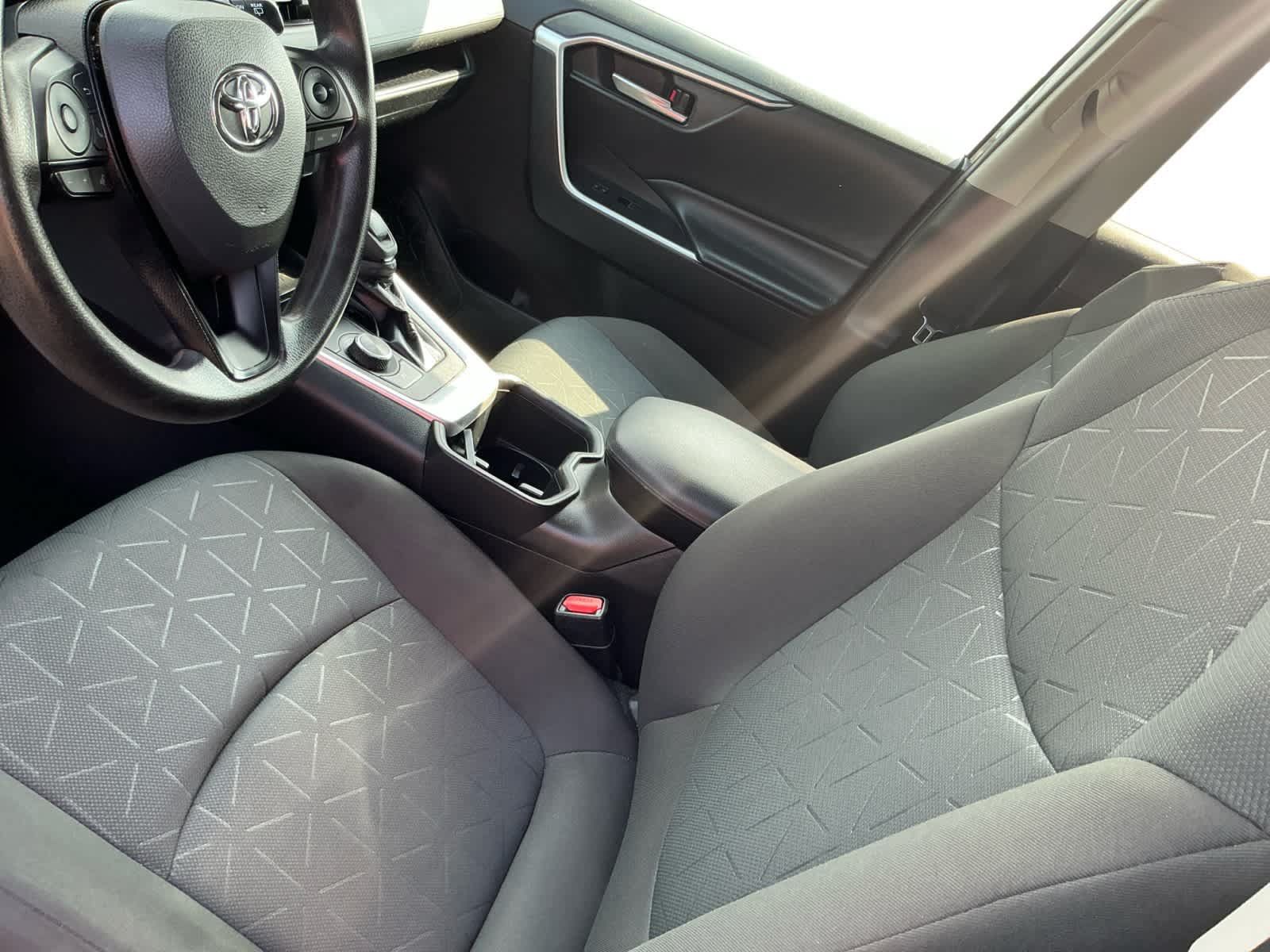 Used 2023 Toyota RAV4 XLE AWD/4WD image 9