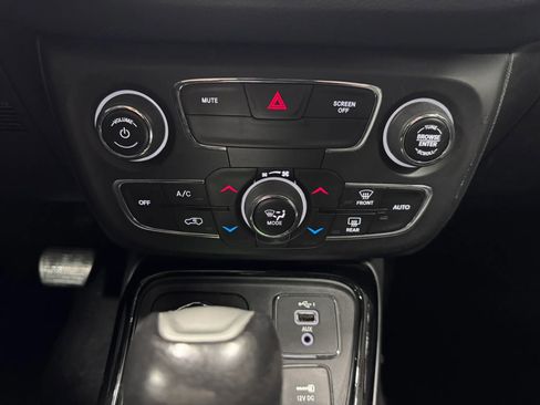 Used 2019 Jeep Compass Limited AWD/4WD image 30