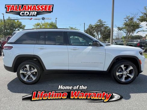 New 2026 Jeep Grand Cherokee Limited w/ Luxury Tech Group II RWD image 2