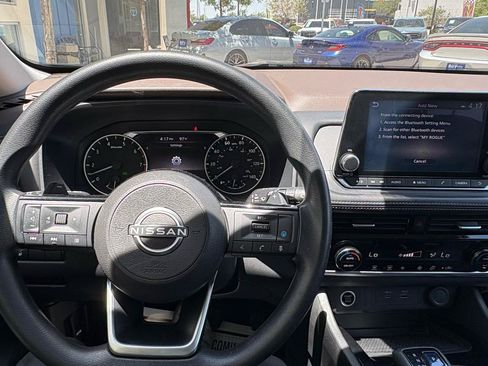 Used 2022 Nissan Rogue SV FWD image 18