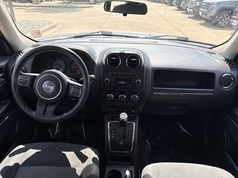 Used 2015 Jeep Patriot Latitude AWD/4WD image 15