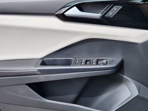 Used 2025 Volkswagen Taos S image 14