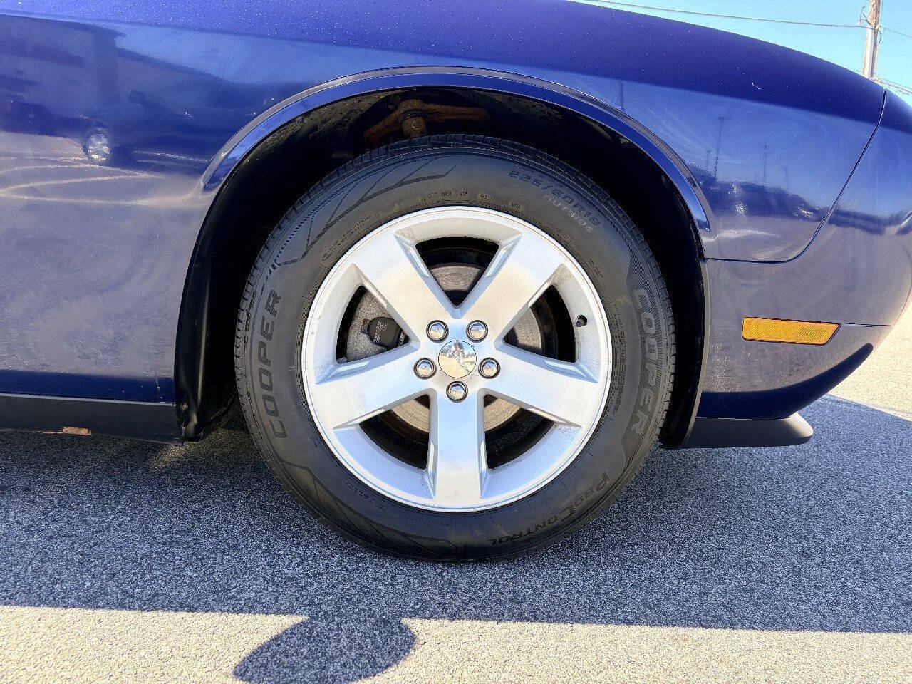 Used 2014 Dodge Challenger SXT Plus RWD image 31