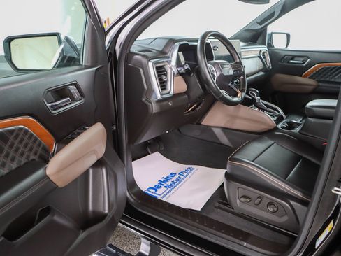 Used 2023 GMC Canyon Denali AWD/4WD image 3