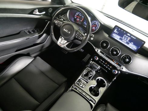 Used 2022 Kia Stinger GT-Line w/ Sun & Sound Package AWD/4WD image 9