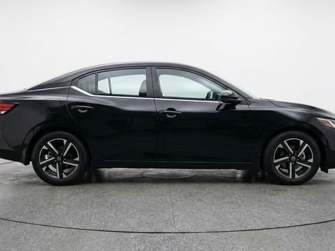 Used 2025 Nissan Sentra SV FWD image 11