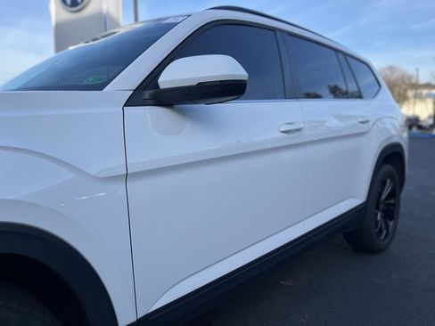 Used 2023 Volkswagen Atlas SE w/ Black Wheel Package image 4