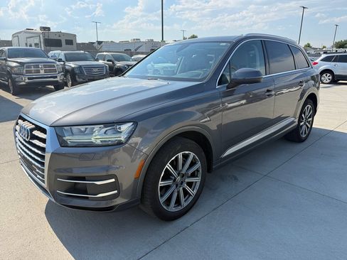 Used 2019 Audi Q7 3.0T Premium Plus w/ Premium Plus Package AWD/4WD image 8