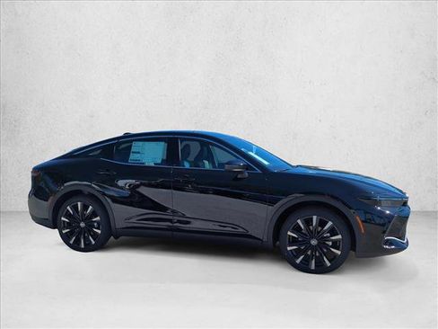 New 2026 Toyota Crown Platinum image 4