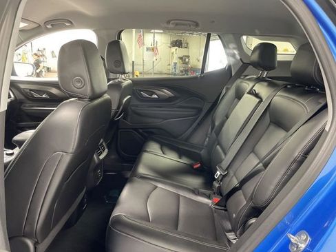 Used 2024 GMC Terrain SLT image 23