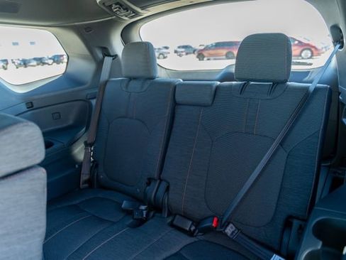 Used 2025 Honda Pilot Sport image 18