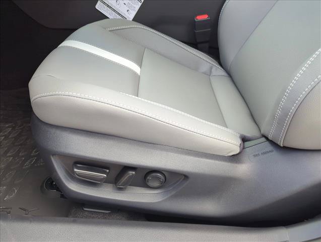 Used 2026 Toyota Camry SE FWD image 14