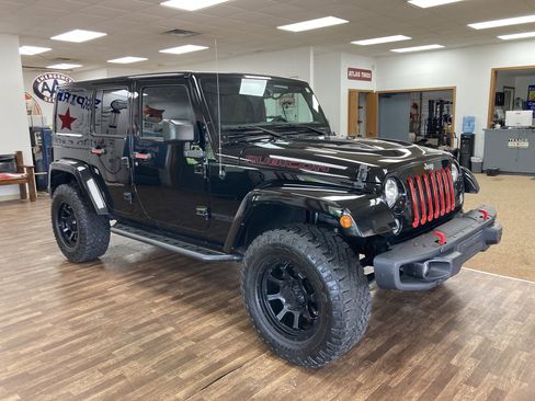 Used 2017 Jeep Wrangler Unlimited Rubicon AWD/4WD image 5