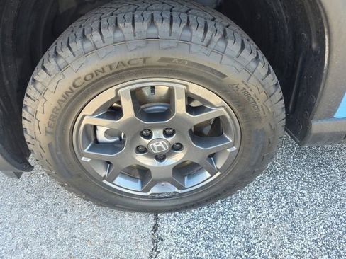 Used 2025 Honda Pilot TrailSport image 9