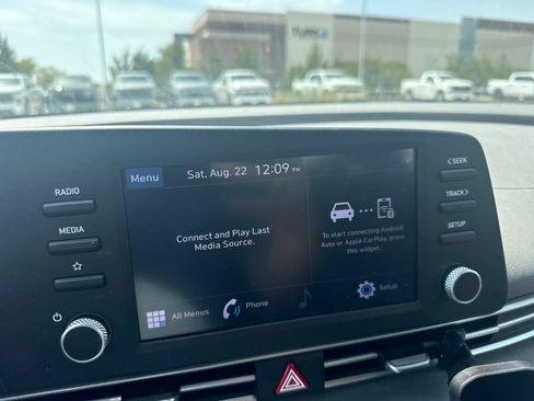Used 2023 Hyundai Elantra SEL FWD image 7