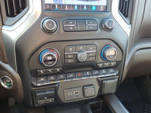 Used 2020 Chevrolet Silverado 1500 LTZ AWD/4WD image 27