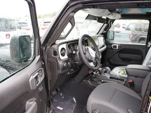 New 2025 Jeep Gladiator Willys image 10