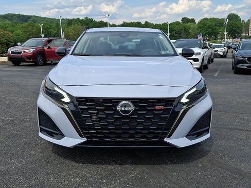 Used 2023 Nissan Altima 2.5 SR AWD/4WD image 2