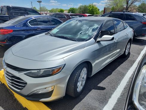 Used 2020 Chevrolet Malibu LT FWD image 33