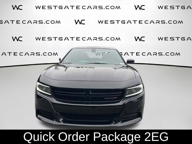 Used 2022 Dodge Charger SXT w/ Blacktop Package RWD image 2