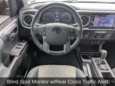 Used 2021 Toyota Tacoma TRD Off-Road w/ Technology Package AWD/4WD image 17