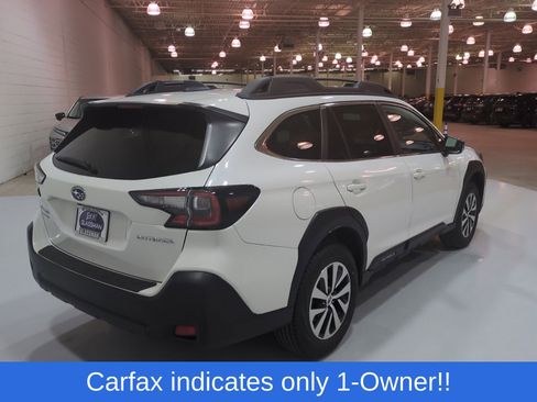Used 2024 Subaru Outback Premium AWD/4WD image 3