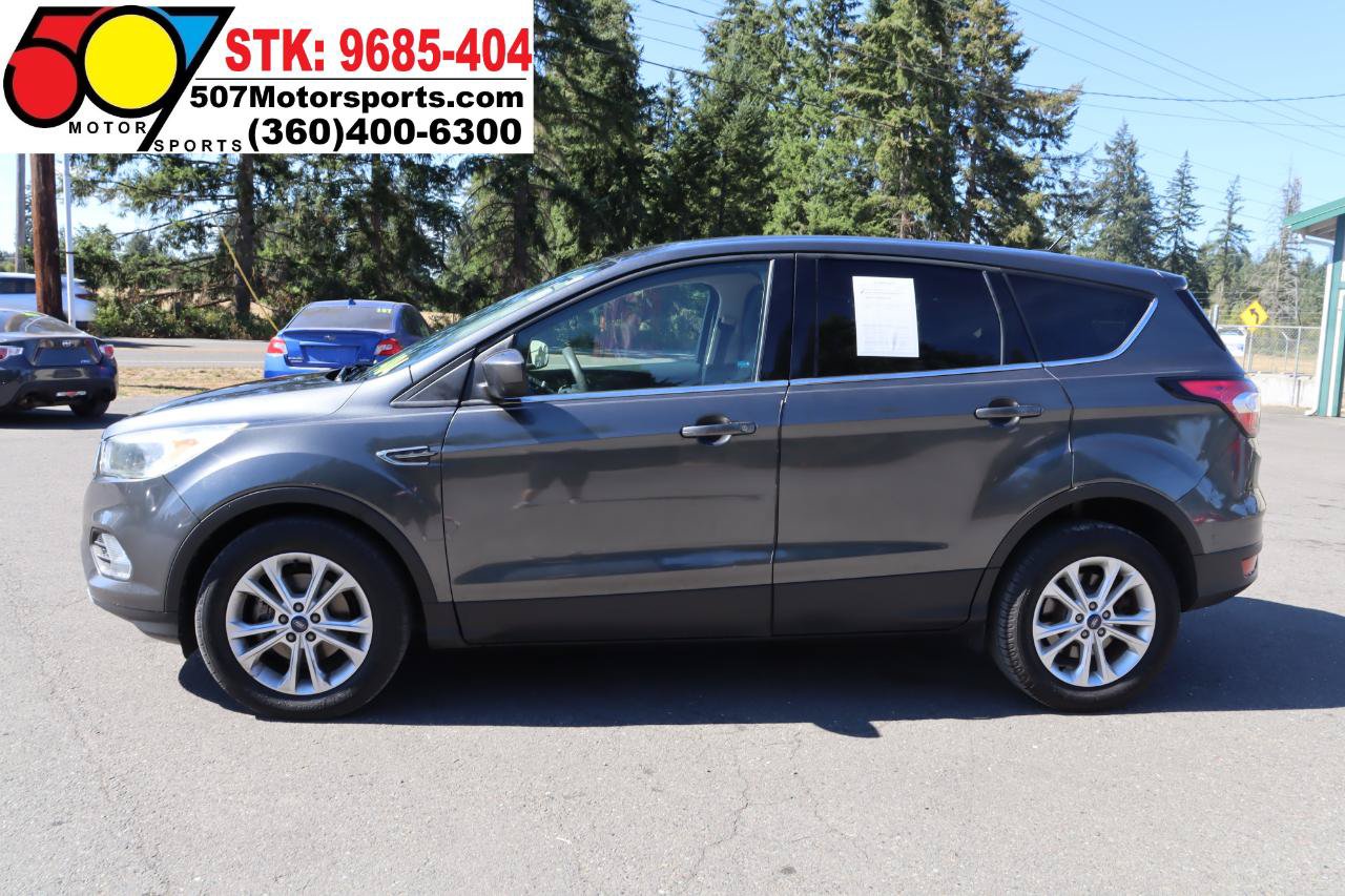 Used 2017 Ford Escape SE FWD image 3