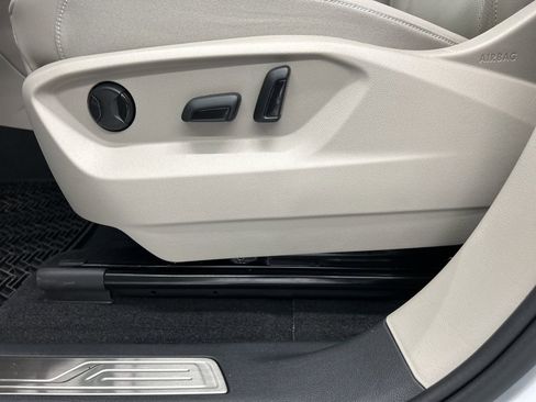New 2026 Volkswagen Atlas SE FWD image 11