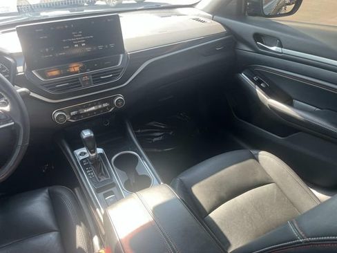Used 2023 Nissan Altima 2.0 SR FWD image 14