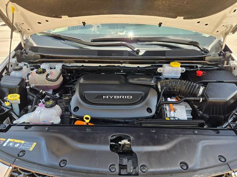 Used 2023 Chrysler Pacifica Touring-L FWD image 30