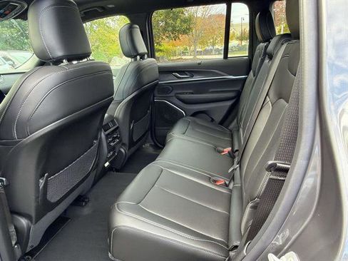 New 2025 Jeep Grand Cherokee Limited w/ Luxury Tech Group II image 6