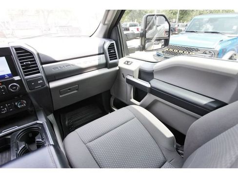Used 2021 Ford F250 XLT w/ XLT Premium Package AWD/4WD image 9