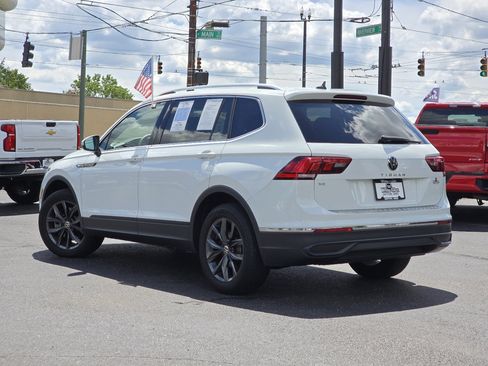 Used 2022 Volkswagen Tiguan SE w/ Panoramic Sunroof Package FWD image 20